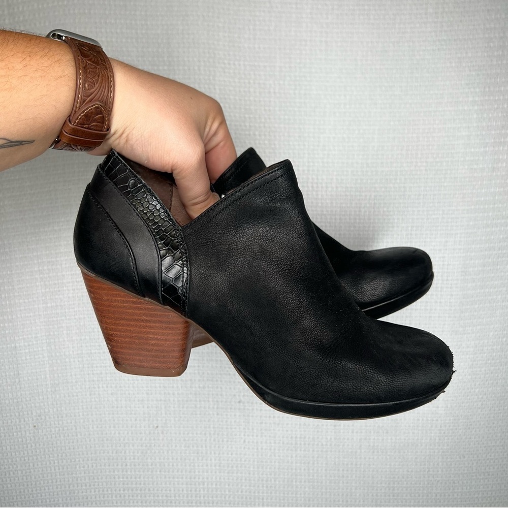 Dansko | Woman’s‎ Black Bootie Heel 40 Brown 9.5/10